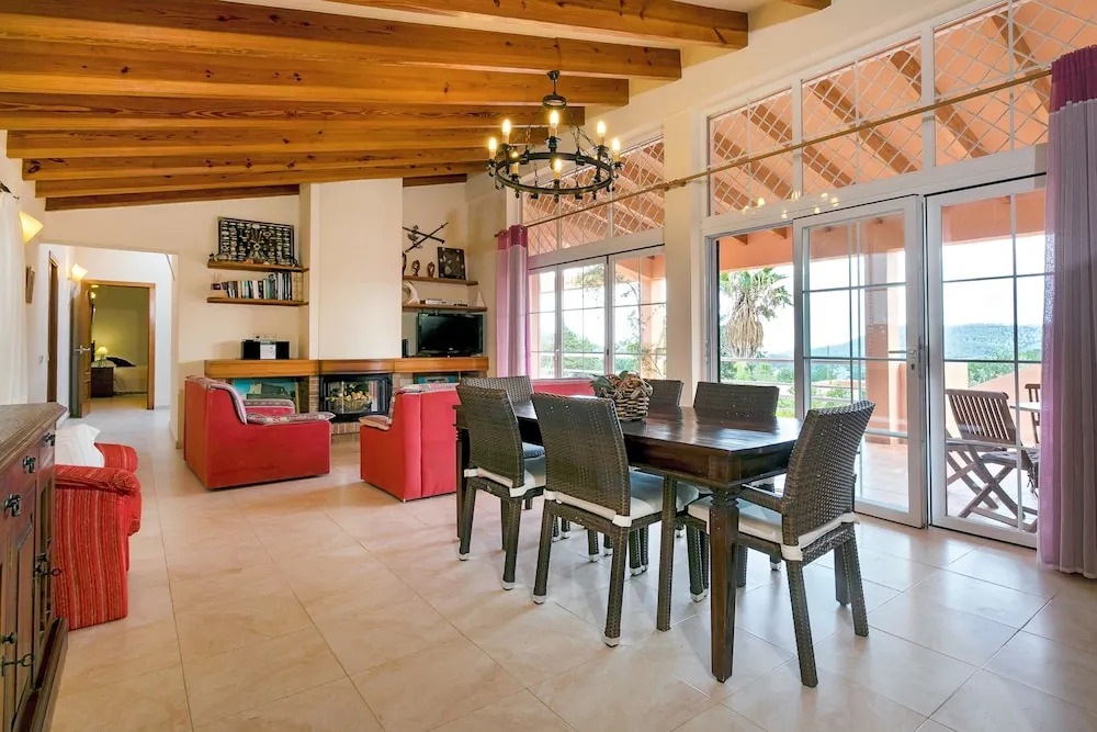 Villa Sol Post