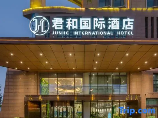 Jun He International Hotel