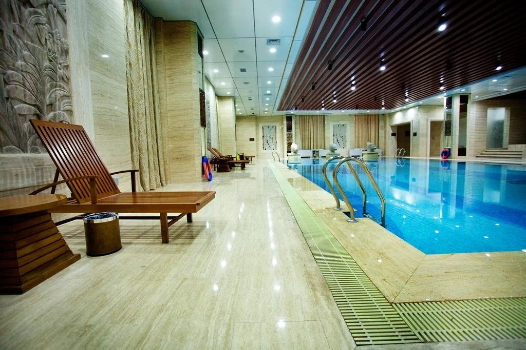 Grand Metropark Hotel Violet Swan