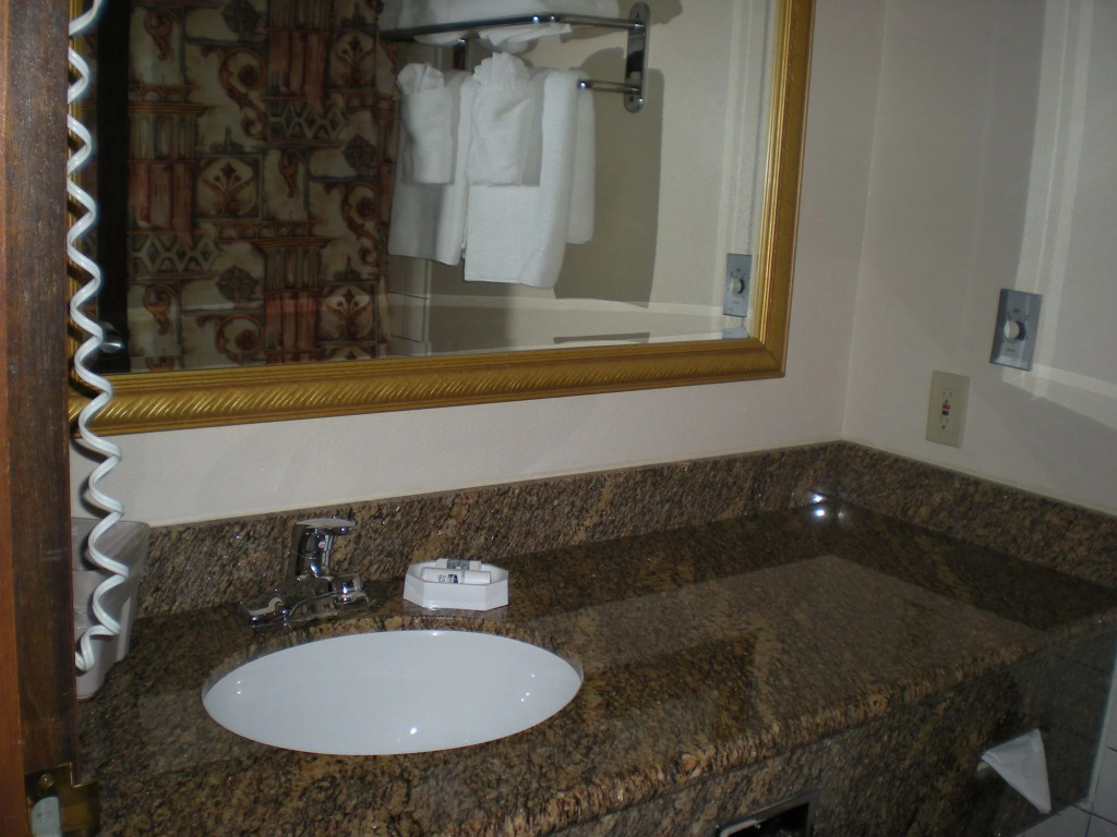 Port Angeles Inn