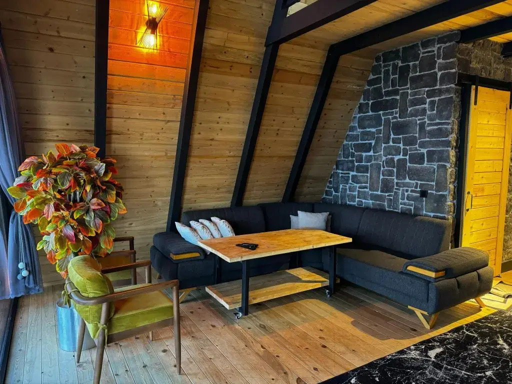 Hill House Bungalov