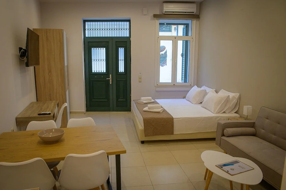 Uni Island - City Center Suites