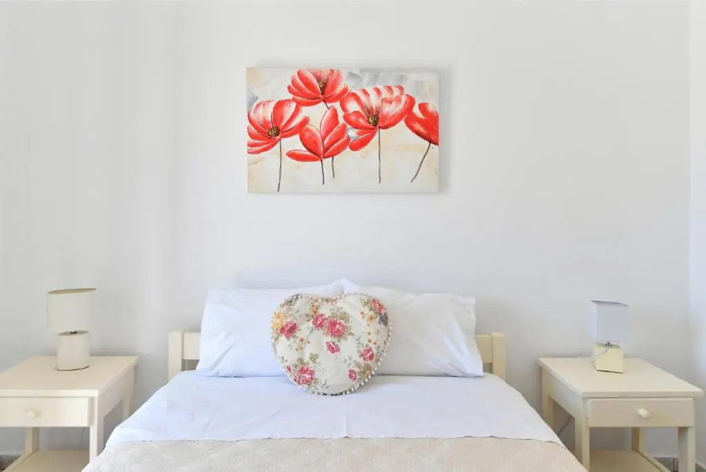White Rooms Paros
