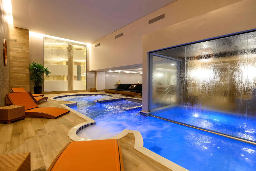 Vogal Luxury Beach Hotel & SPA
