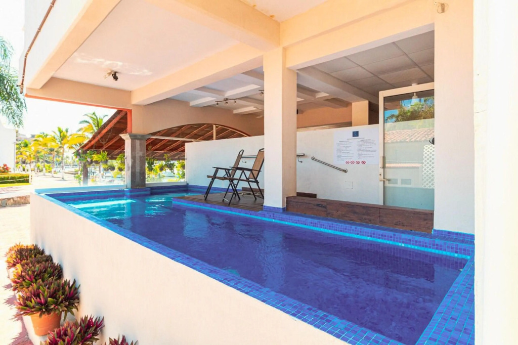 Marina Banderas Suites Hotel Boutique
