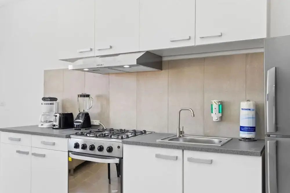 NEW Modern 1BR 1BA With Pool in Quiet Area