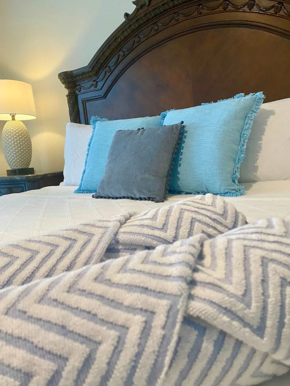Oceanfront Condo on Seven Mile Beach