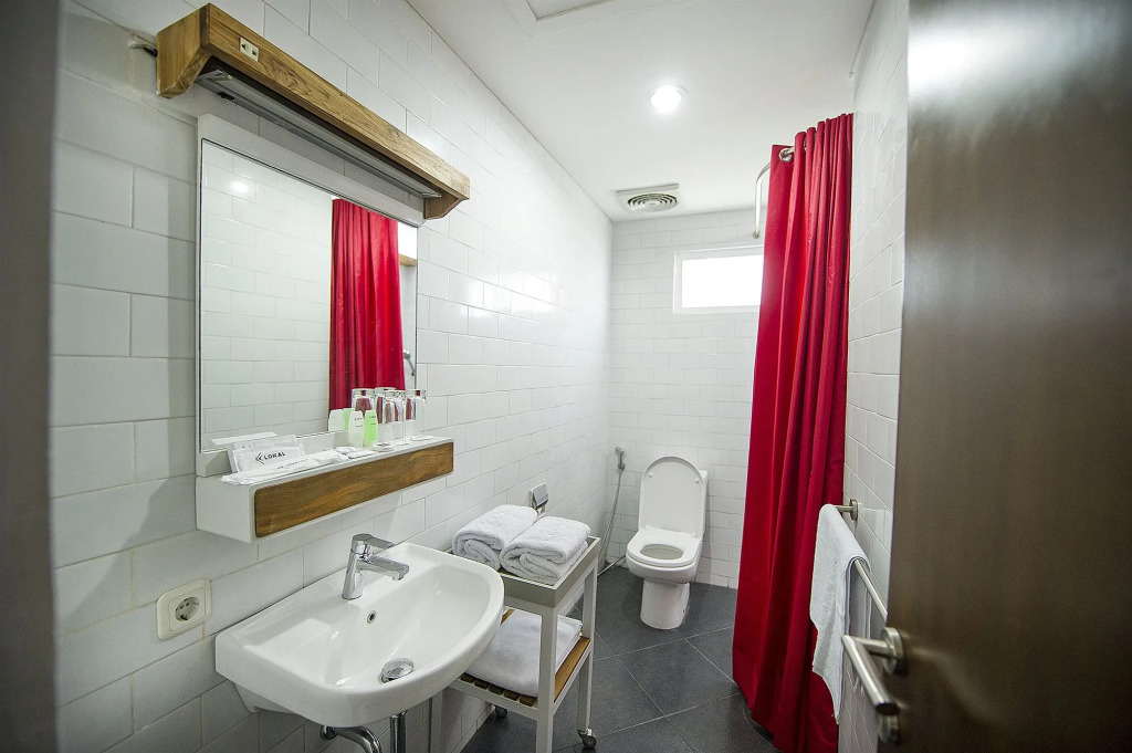 Lokal Hotel & Restaurant