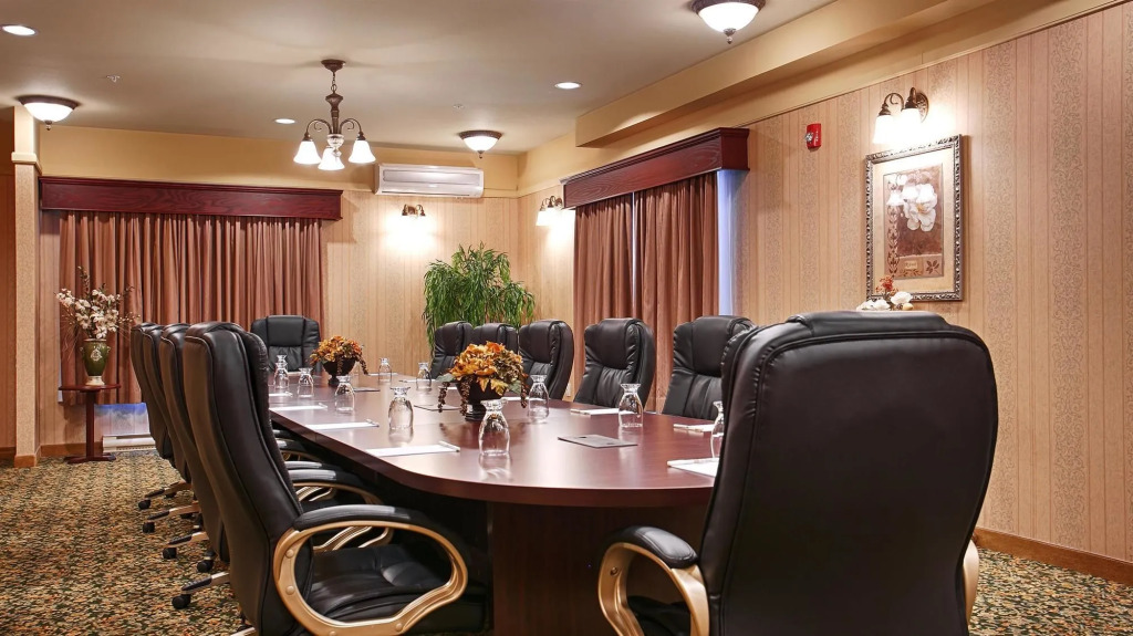Best Western Plus Fredericton Hotel & Suites