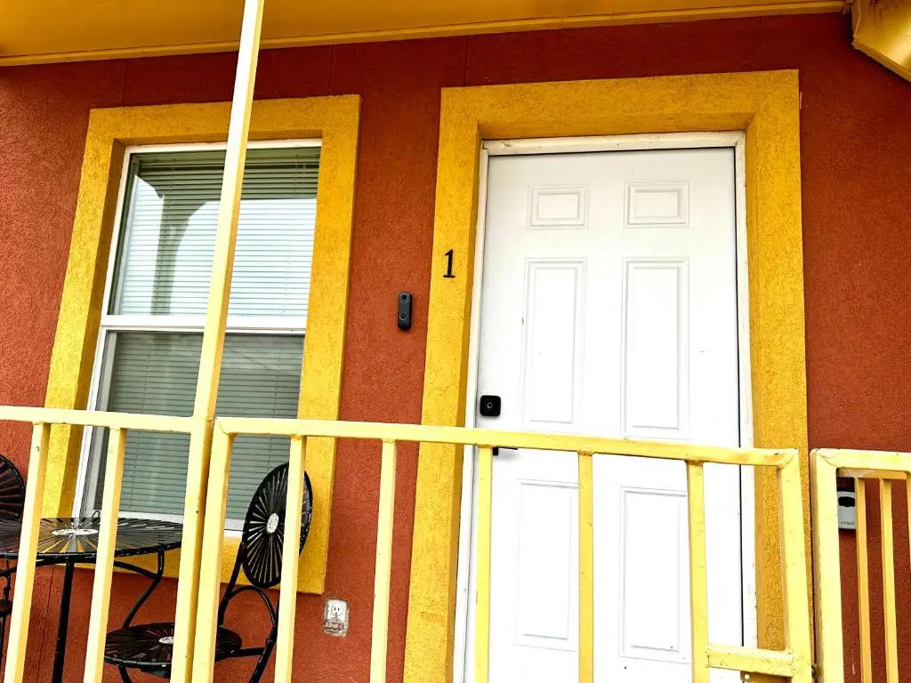 The Rustic @ Paseo de Encinal Dr # 4