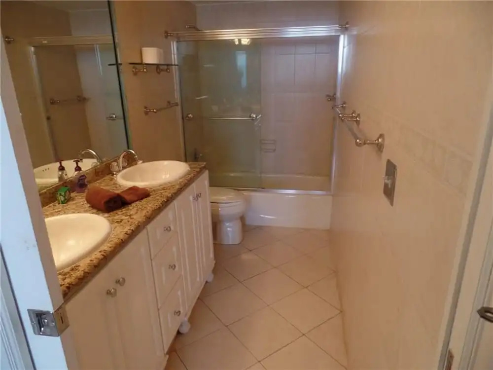 Galt Ocean Gem 1-1 Direct Ocean Views 7