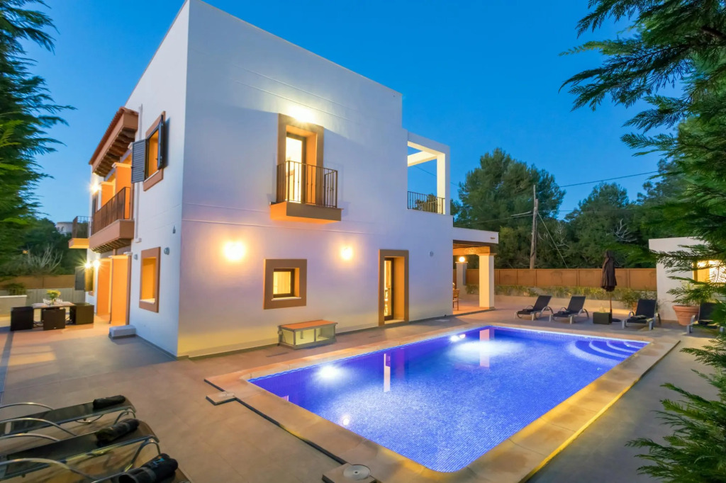 Villa Near Ibiza Town Sleeps 1214