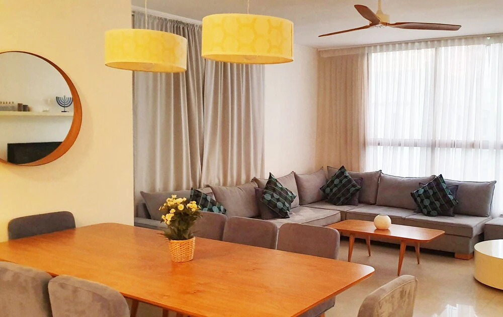 Charming 3 Bdr Apt 2 Min From Beach Tl51