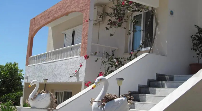 Agios Stefanos Studios & Apartments