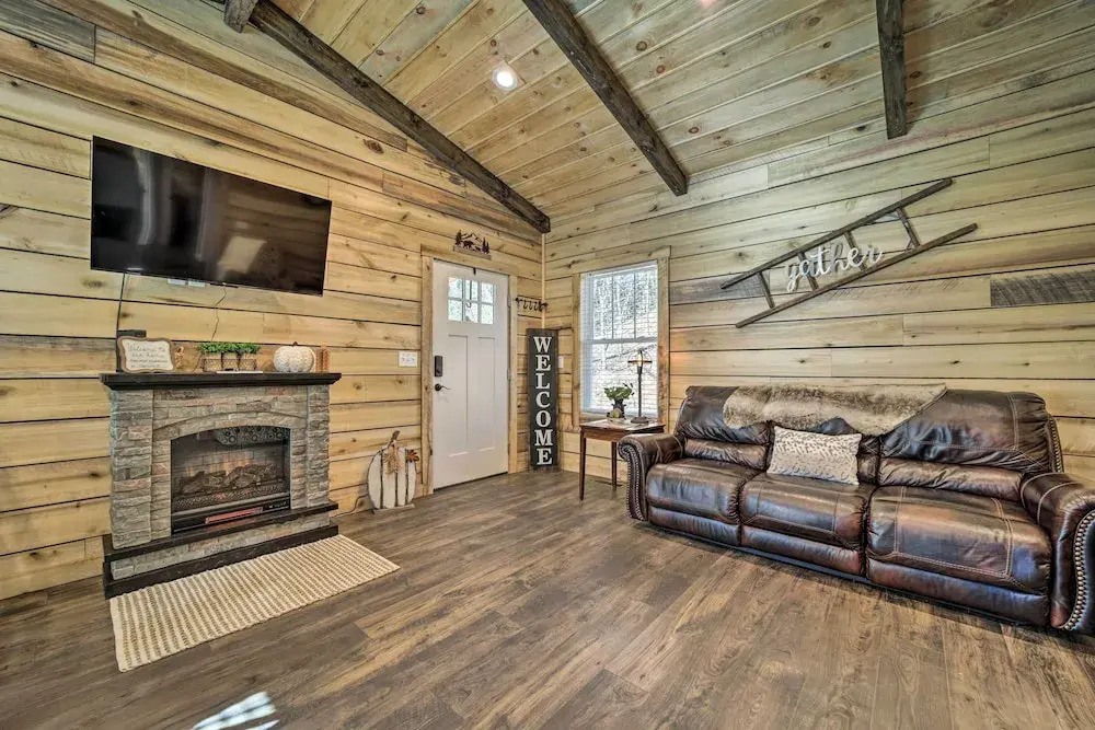 Modern Cabin w/ Fire Pit u003c 3 Mi to Trails