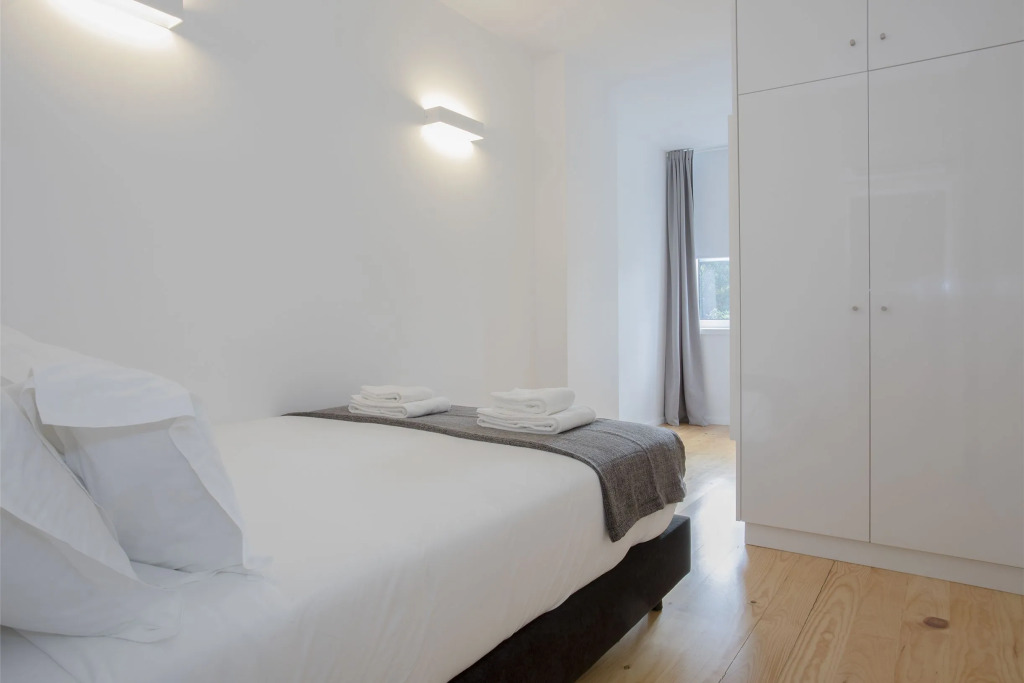Bombarda Apartments by LovelyStay