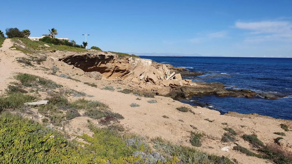 Sunny apartament near La Mata beach