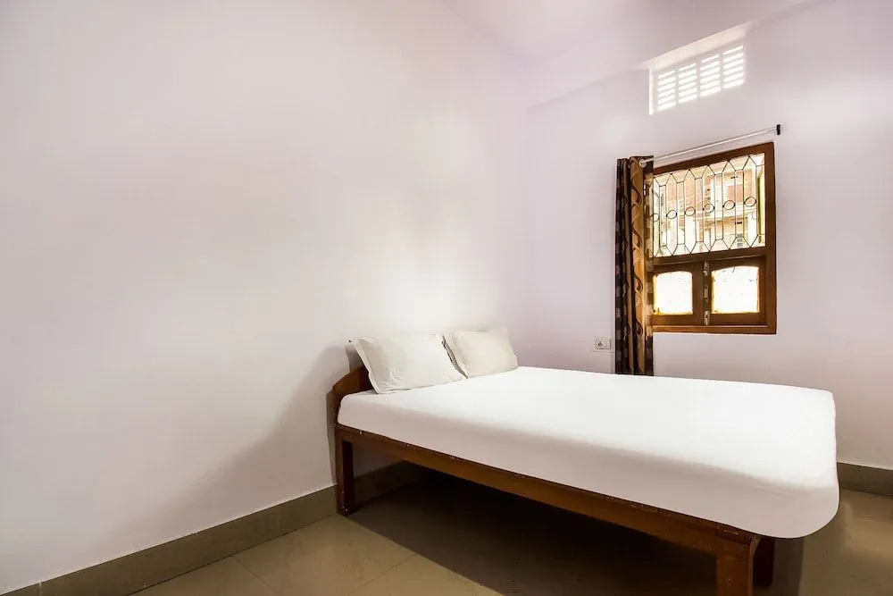 Spot On 39895 Shivam Guest House 2