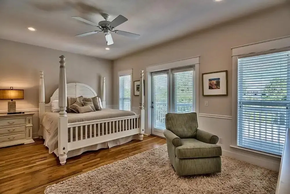 SHELL OF A GOOD TIME 3 Bedroom Holiday Home by Five Star Properties