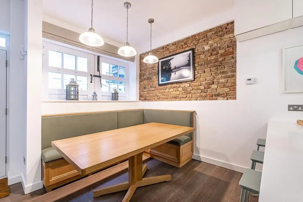 Quiet 2 Bed 2 Bath Mews House South Kensington