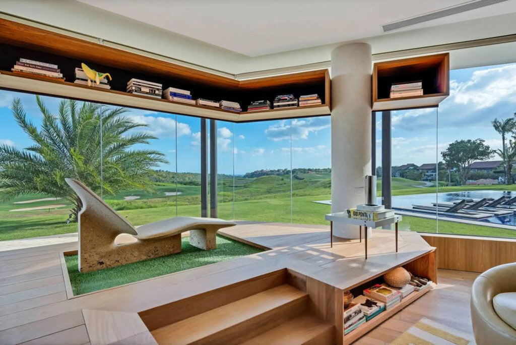 Modern 7BR Villa w Stunning Views of Golf Course