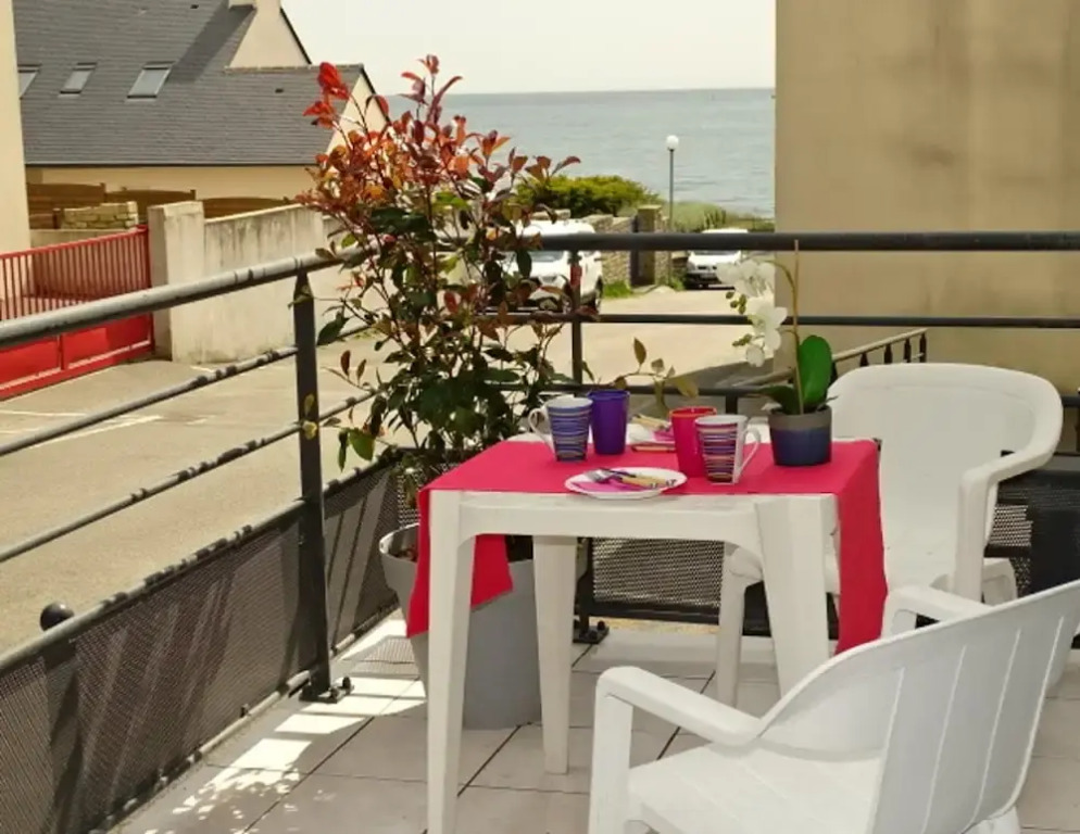 Apartment Stay Near Beach