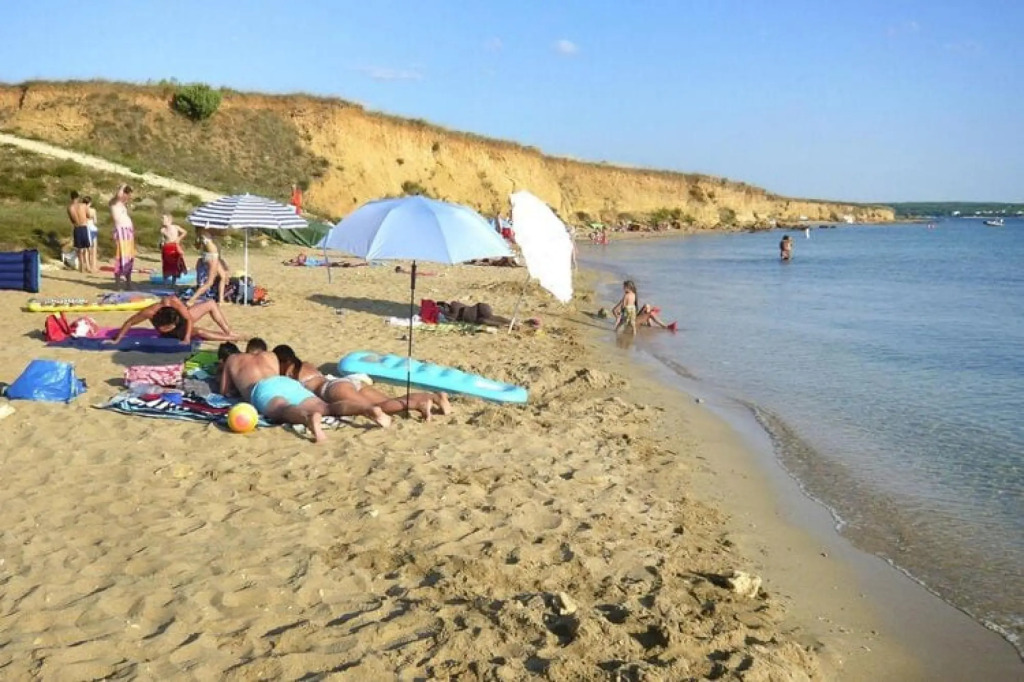 Apartment in Privlaka near Sandy Beaches