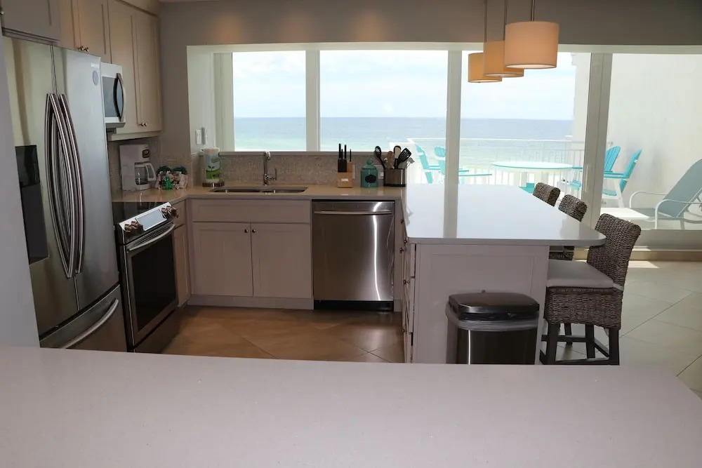 Jamaica Royale - 804 - 2 Br Condo