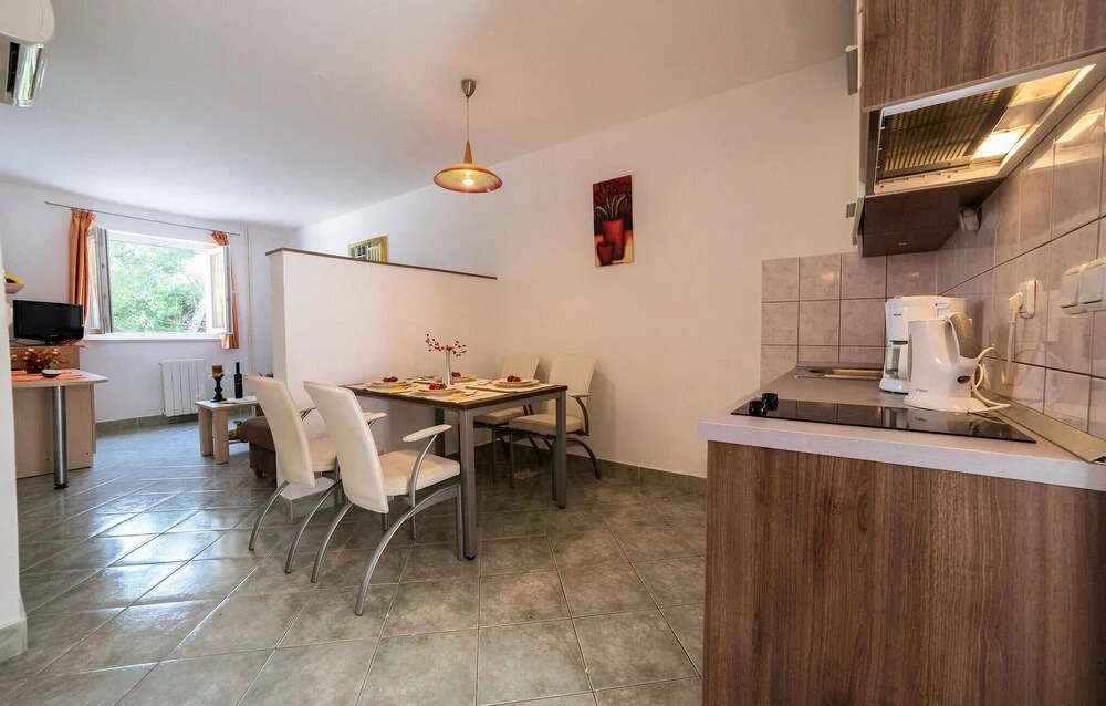 Stunning Apartment in Podstrana With 1 Bedrooms and Wifi
