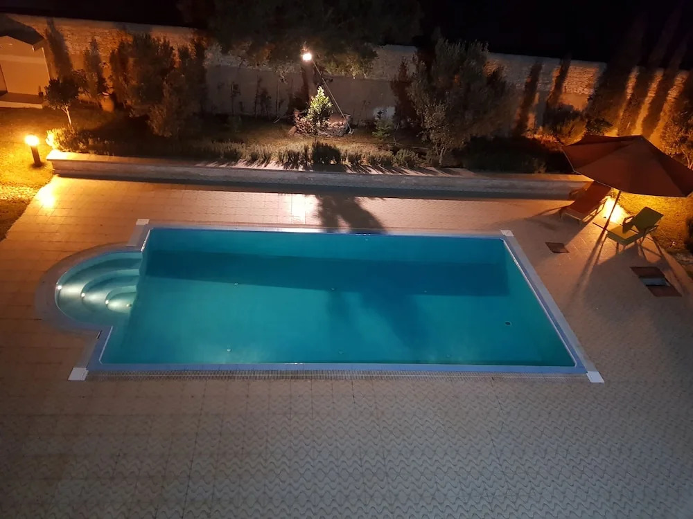 Villa Al Jaouhara - Private Pool, 1-Hectare Garden & 20 Guests