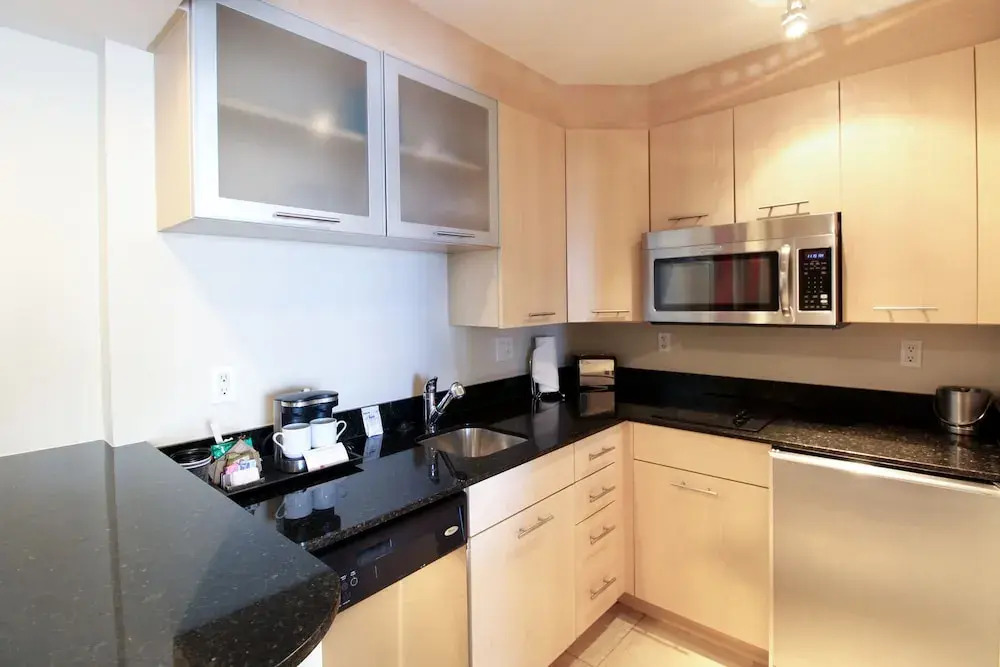 New Listing! Luxe Resort W/ Pool: Near Beach 2 Bedroom Hotel Room
