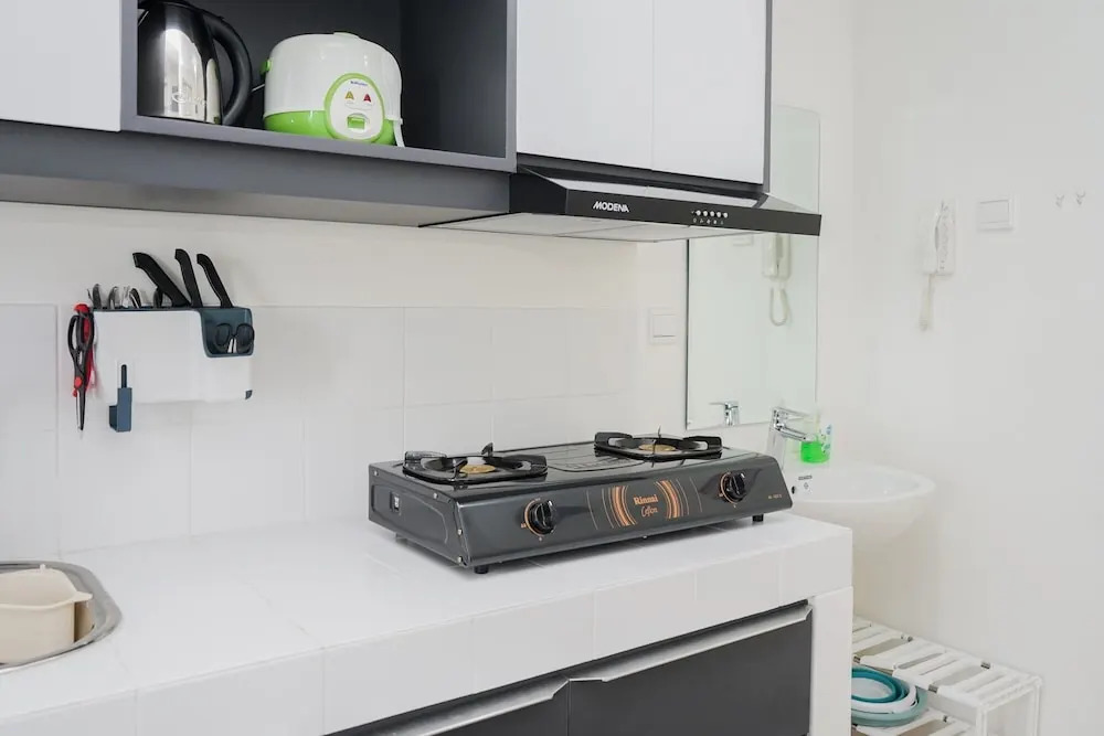 Cozy and Homey Studio at Silk Town Apartment