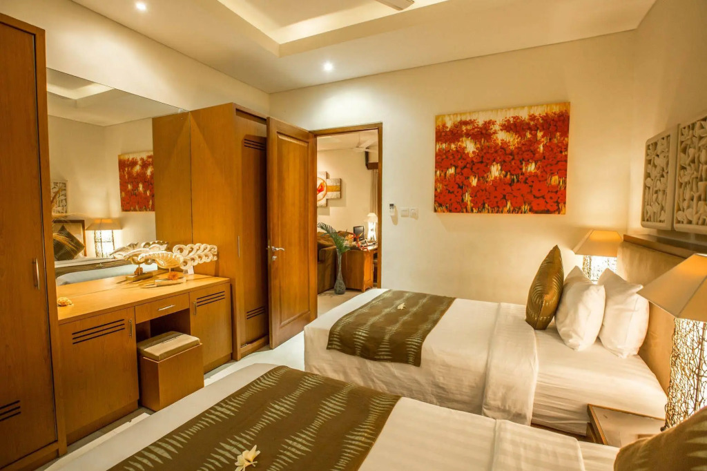 Villa Seriska Dua Sanur, Spacious 4BR Private Pool Villa with Private Cook, Spa & Tour