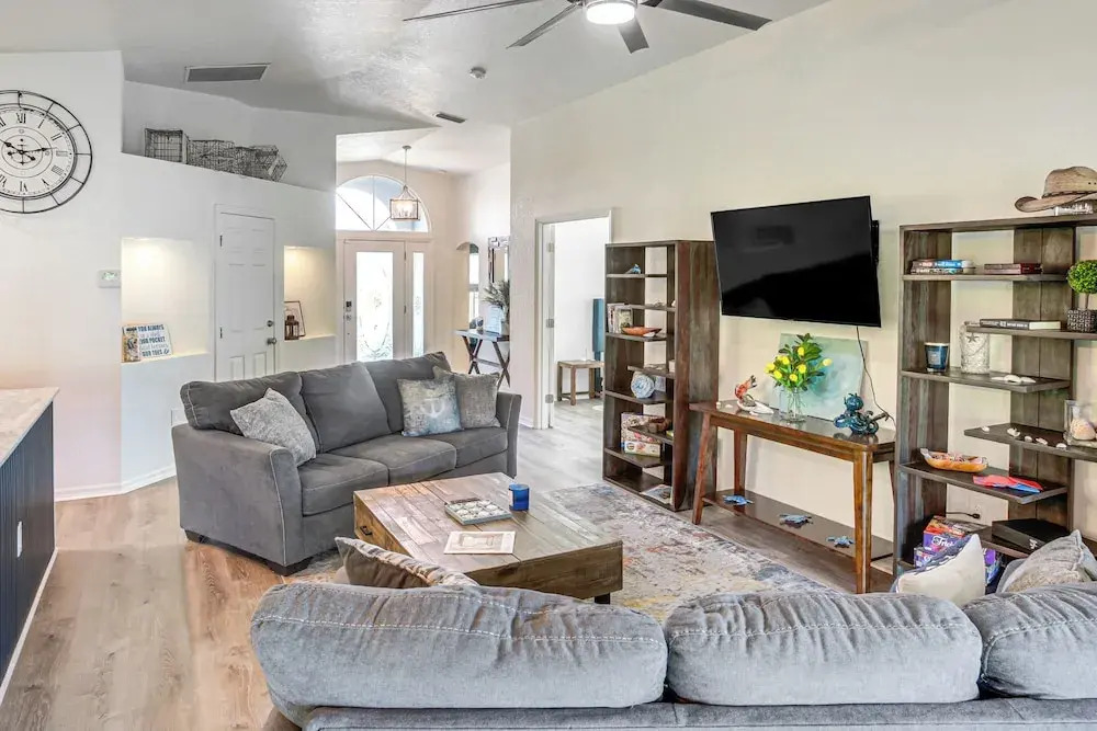 Golf & Hike: Family Home in Rotonda West!