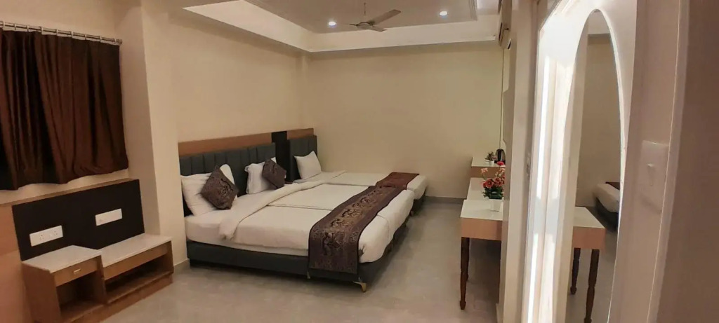 OYO Premium Assi Ghat