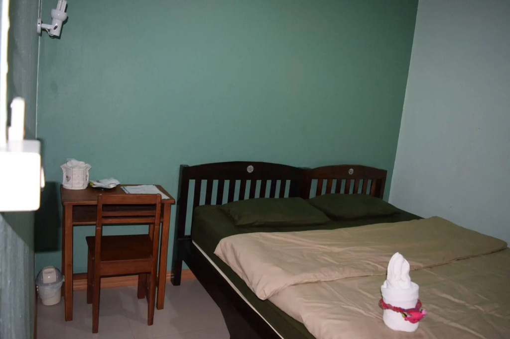 Retro At Phra Sing Guest House