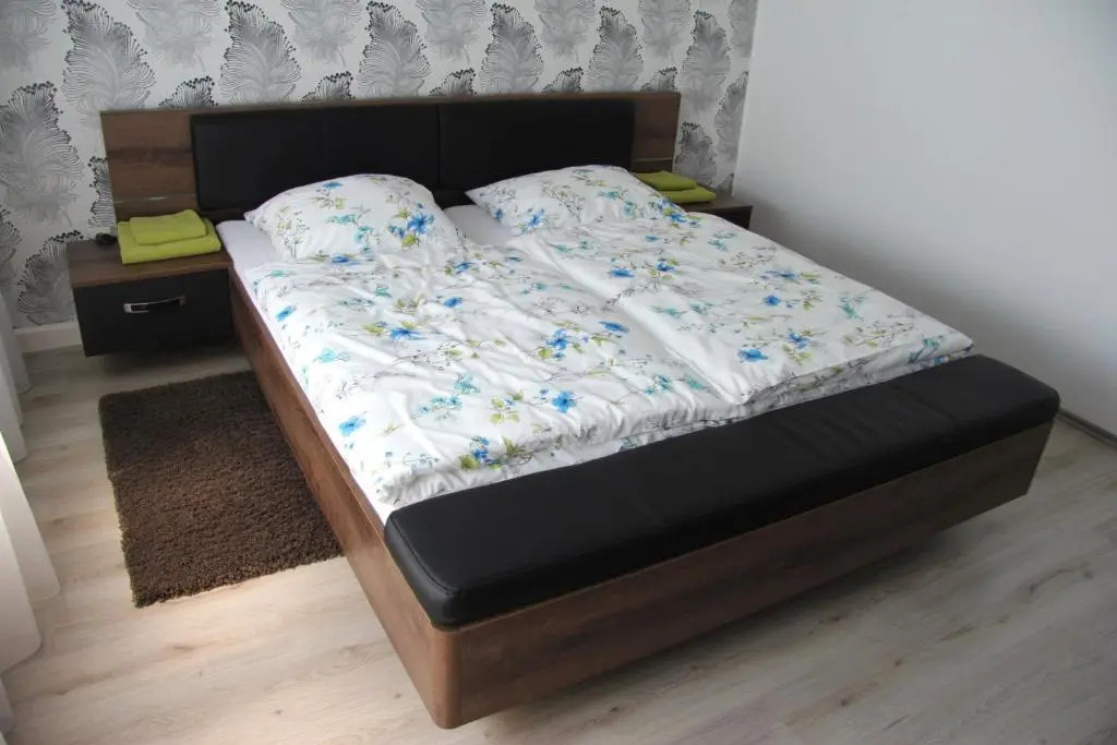 Geräumige 4 Zimmer Wohnung an den Kaiserthermen