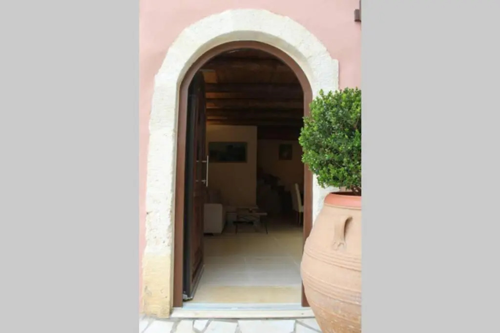 Stone Villa with swimming pool-BBQ