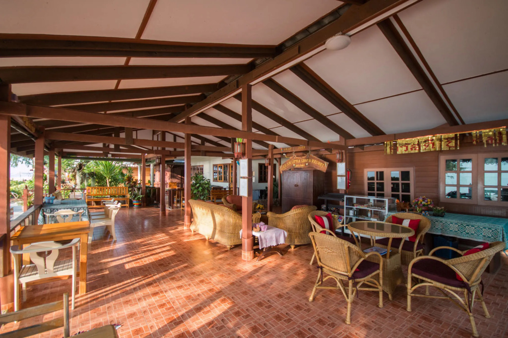 Cha-Am Little Shop & Resort