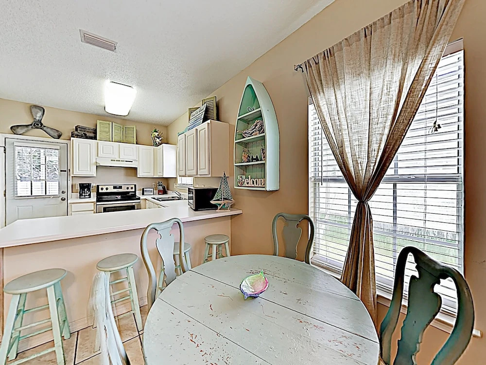 New Listing! Coastal Charmer W/ Luxe Amenities 3 Bedroom Condo