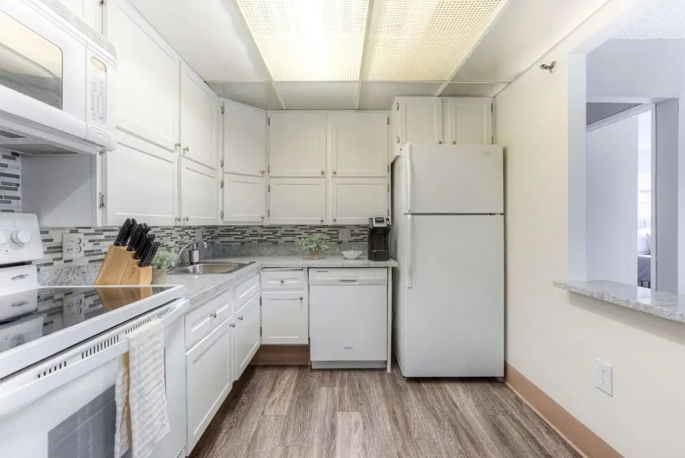 FRONTDESK 1431 Washington Blvd Apts Downtown Detroit