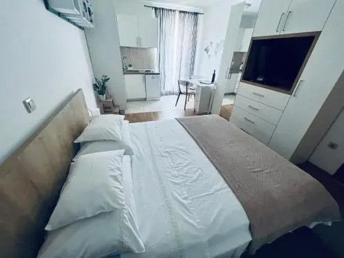 Jakov Apartments