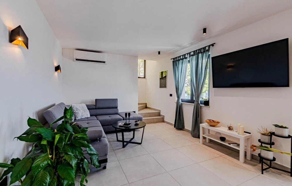 Beach Front Home In Blato
