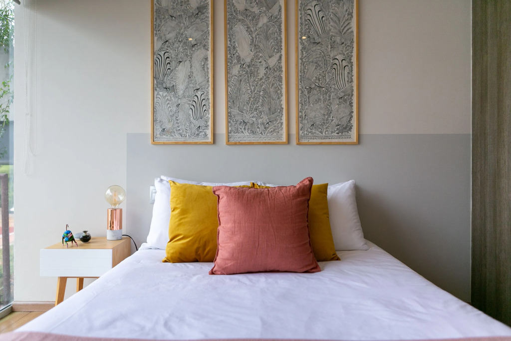 Artsy, Hi-Tech Condo in the Heart of Roma