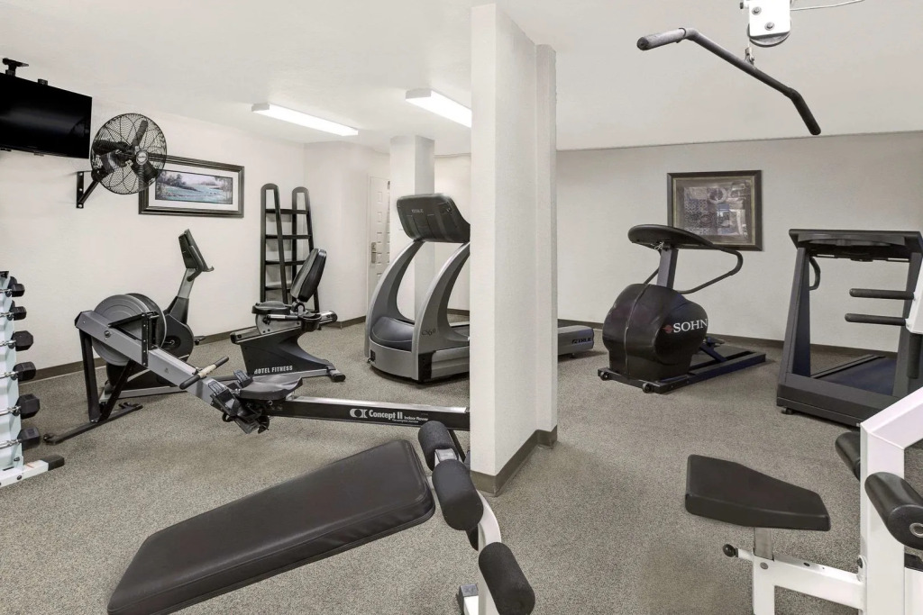 Value Suites Extended Stay - Arlington