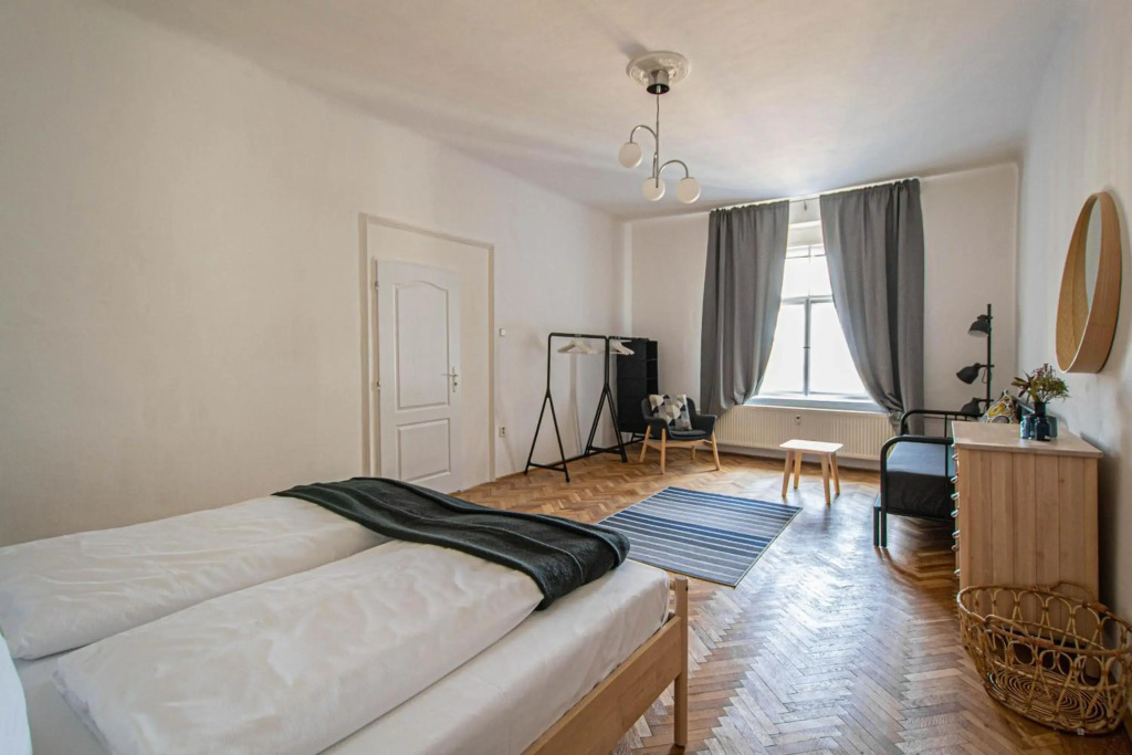 Super Central Billiard and Darts Big Apartment