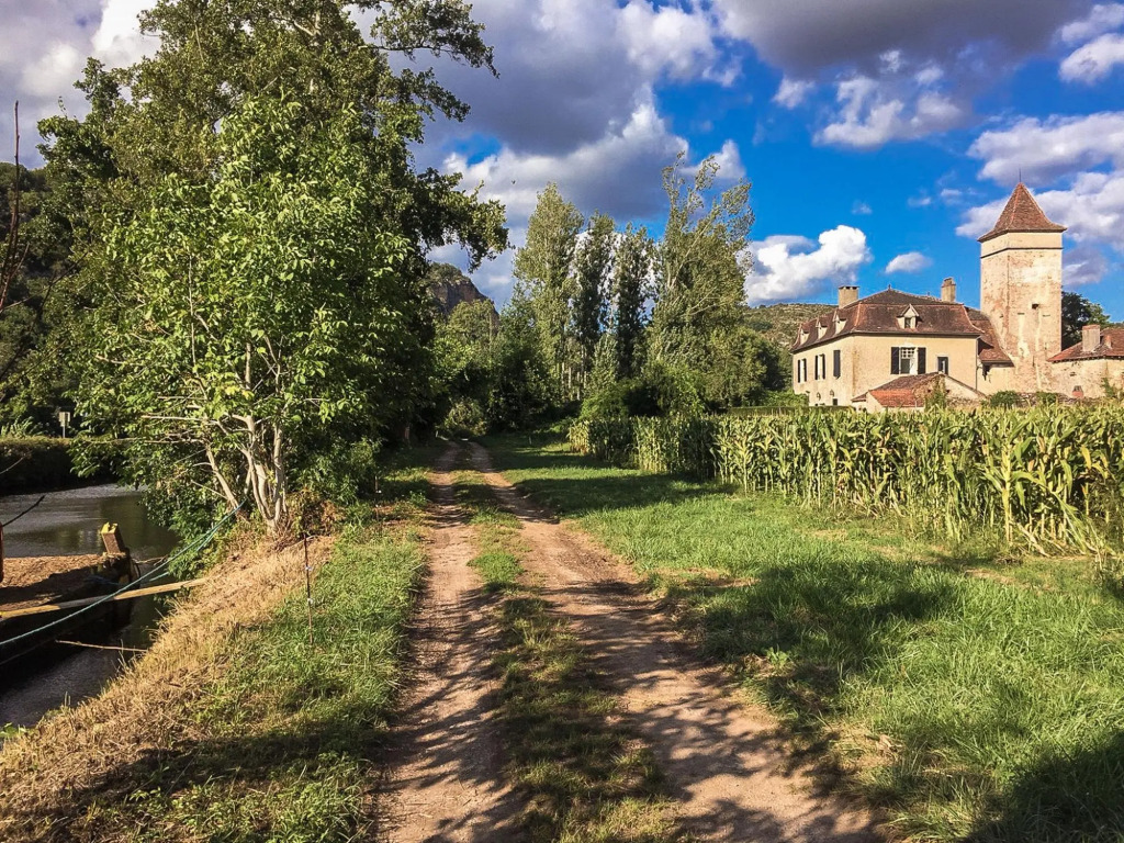 Historic Mansion by River Cénevières