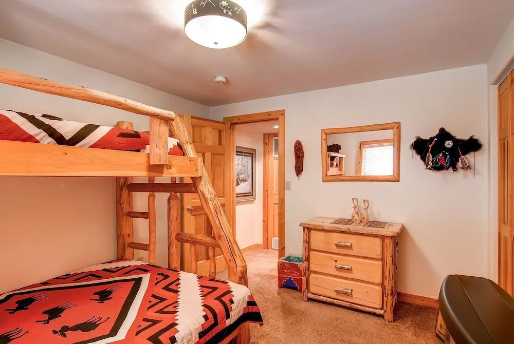 Elk Trail House Peak 7 by Pinnacle Lodging