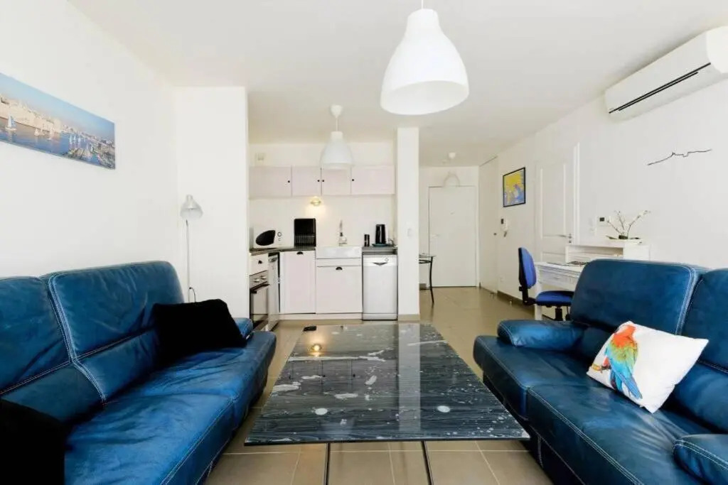 CATALANS-Air-conditioned, balcony 2 min walk Catalans Beach