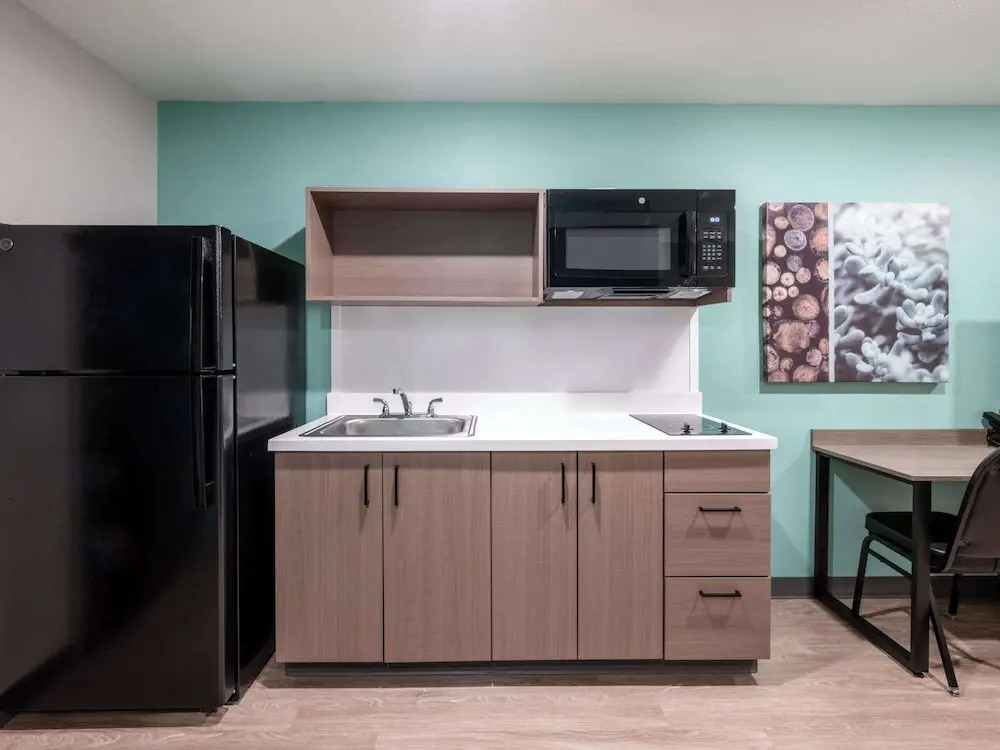 ECHO Suites Extended Stay by Wyndham Indianapolis AmeriPlex